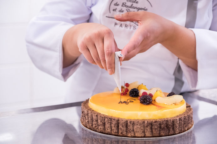 Reconversion Pâtissier : comment devenir pâtissier grâce à la reconversion  professionnelle